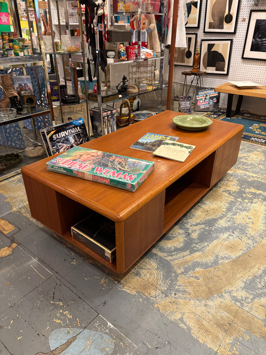 Sannemman Teak Coffee Table