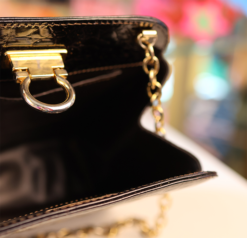 Small Vintage Faux Croc Leather Handbag