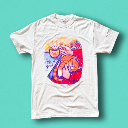 Vintage cat lover graphic T-shirt featuring "Life Is Good" funny novelty cat tee deadstock